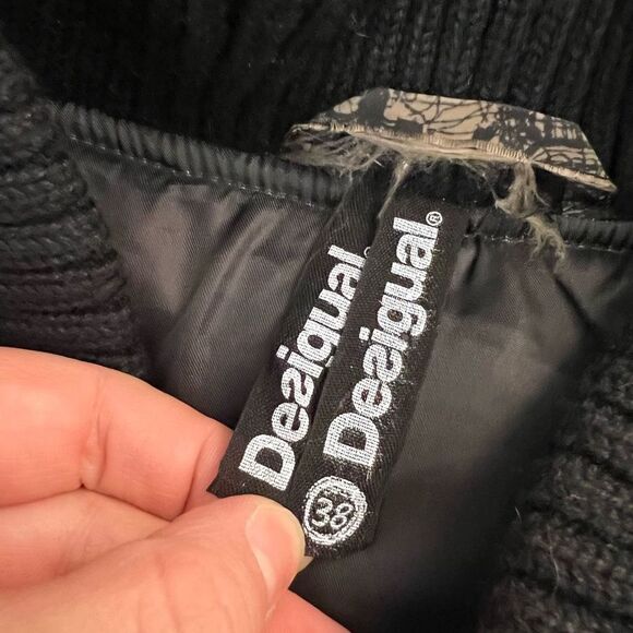 Desigual Badajoz lace print beaded embroidered puffer coat size 38 or US small - Picture 12 of 15